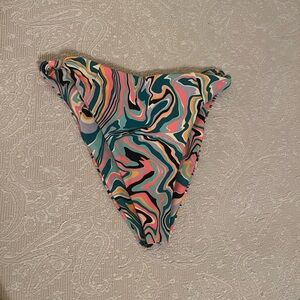 Skatie bikini bottom